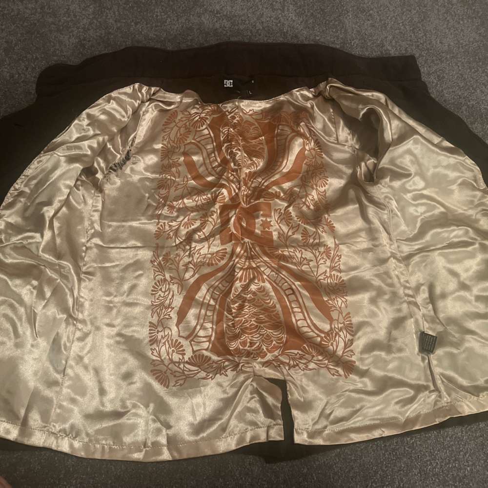 🧚‍♀️mu$t have item🧞‍♀️
•one of a kind Wool & Polyester Jacket
DC🛹👟